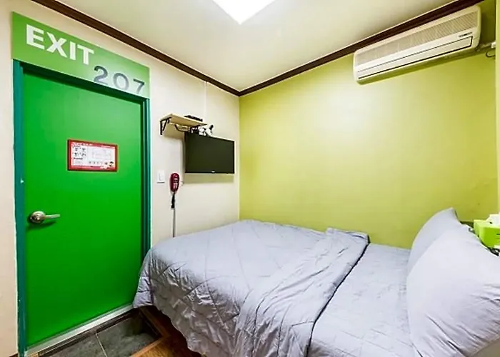 Yongsan Only For 2* ソウル特別市